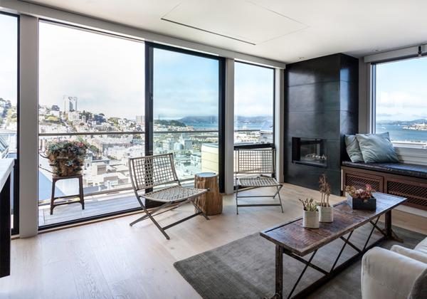 面對(duì)激烈的市場(chǎng)競(jìng)爭(zhēng)，門(mén)窗十大品牌如何吸引消費(fèi)者購(gòu)買(mǎi)？