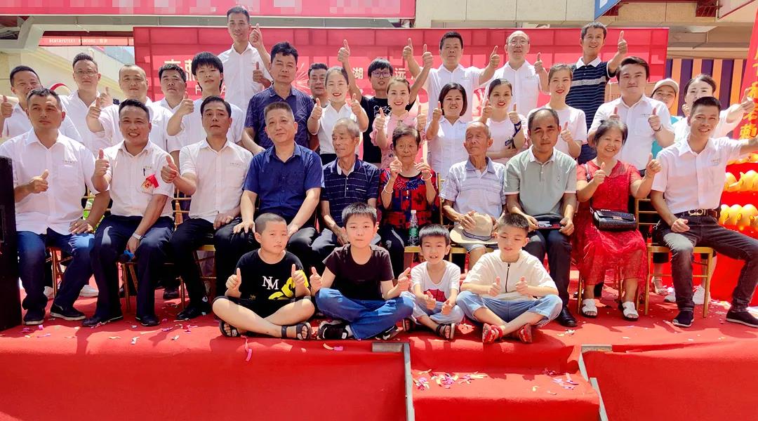 再傳喜報(bào)丨老賴不賴湖南沅江店隆重開(kāi)業(yè)，現(xiàn)場(chǎng)熱鬧非凡！