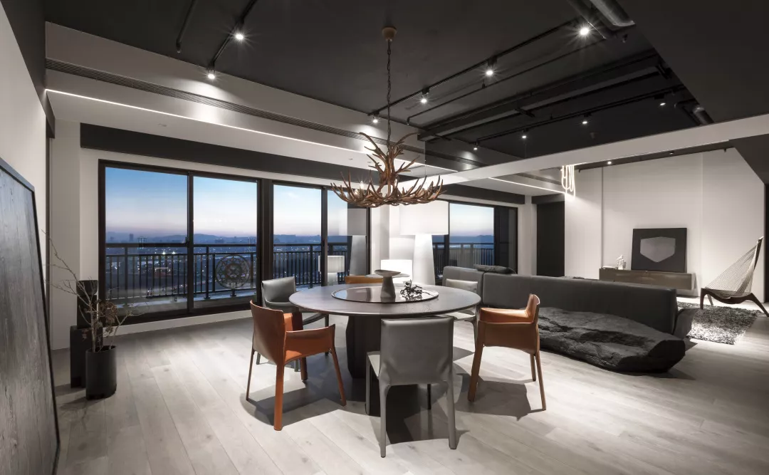 緊跟時代步伐，門窗品牌品牌如何發展新思維